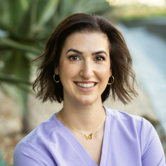 Dr. Tara Nowakhtar